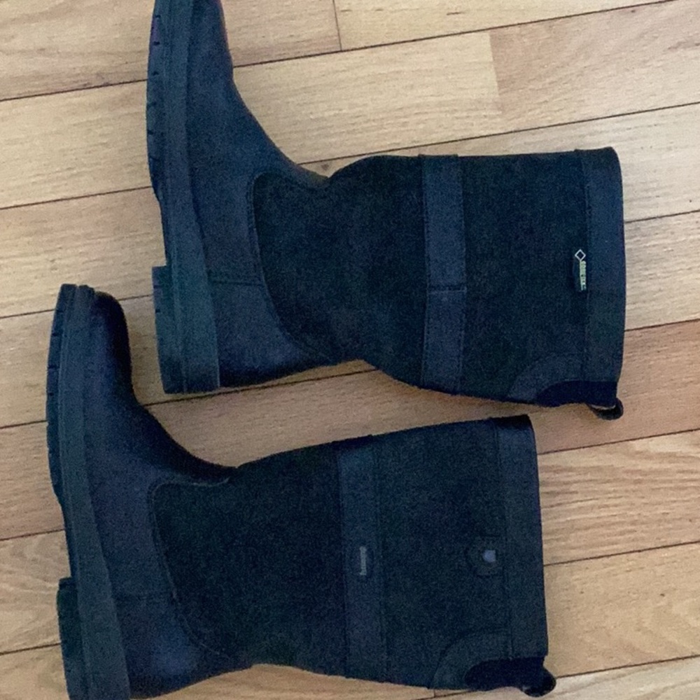 Dubarry of Ireland boots.  Waterproof.  Size 40.  Maybe worn once?